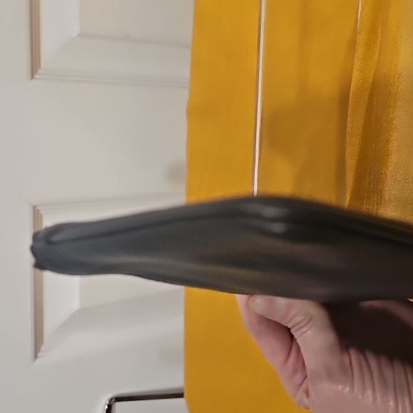 Kate Spade Zippered Chrissy Berkshire Road Wristlet - Gunmetal - Like New - Picture 6 of 11